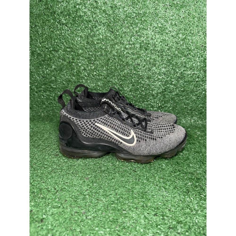 Nike Air VaporMax Flyknit Oreo Running Comfort Shoes Kids Size 4.5Y DB1550-006